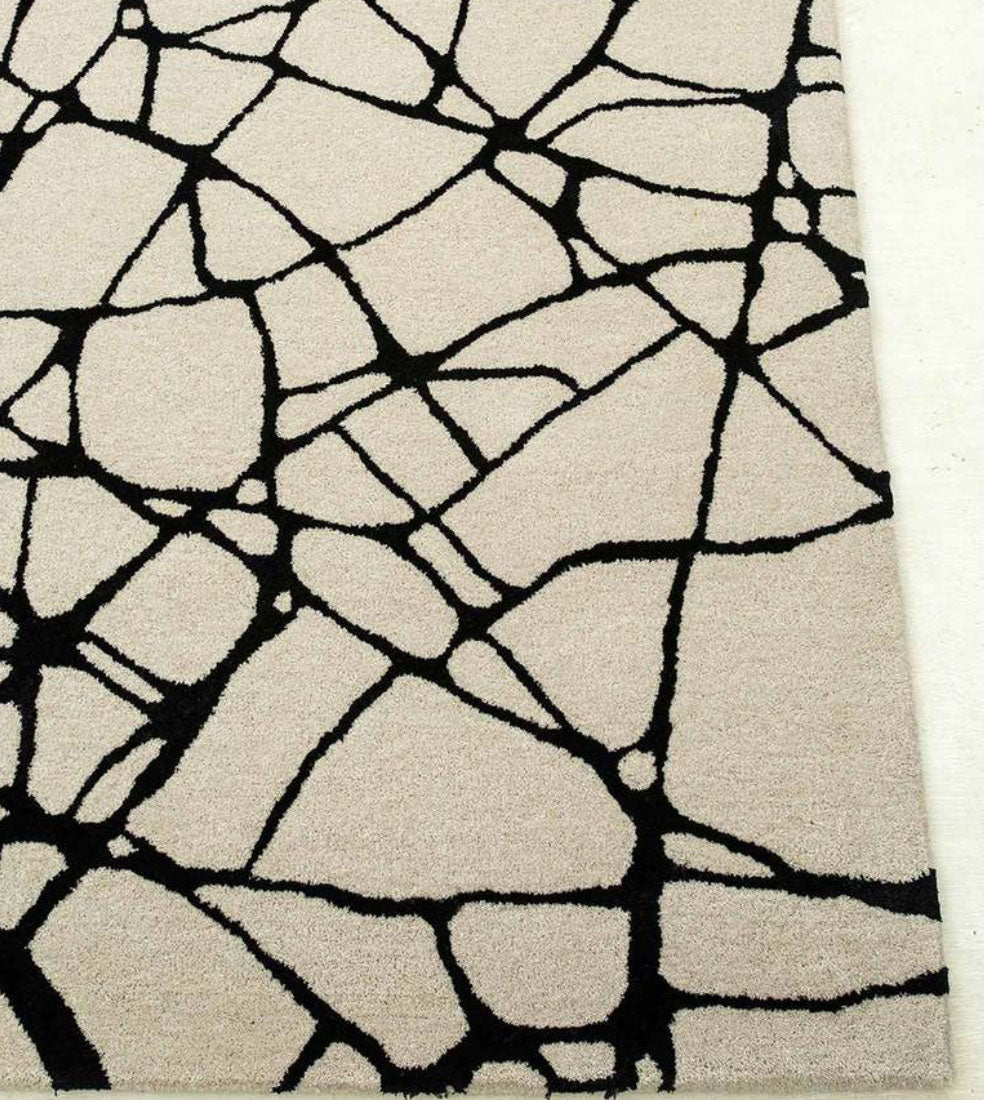 Abstract Black & White Rug – Modern Cracked Line Design | Hand-Tufted Wool Carpet