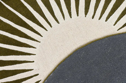Olive Green Sunburst Round Rug – Hand-Tufted Wool | Earthy Modern Decor