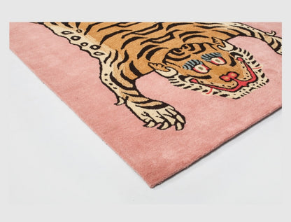 Hand-Tufted Tiger Rug – Pink Background | Bold Animal Motif Carpet