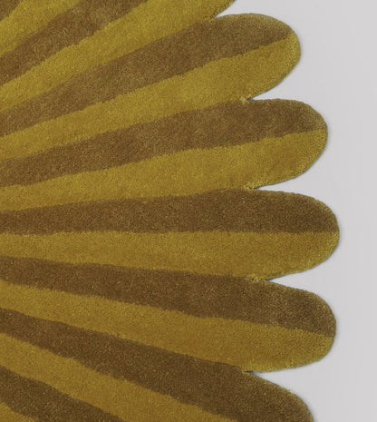 Sunburst Petal-Edge Round Rug – Hand-Tufted Mustard Yellow Wool Carpet